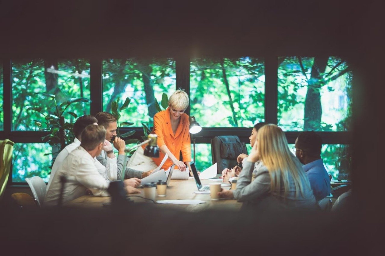 Shape April 2022 HR 208